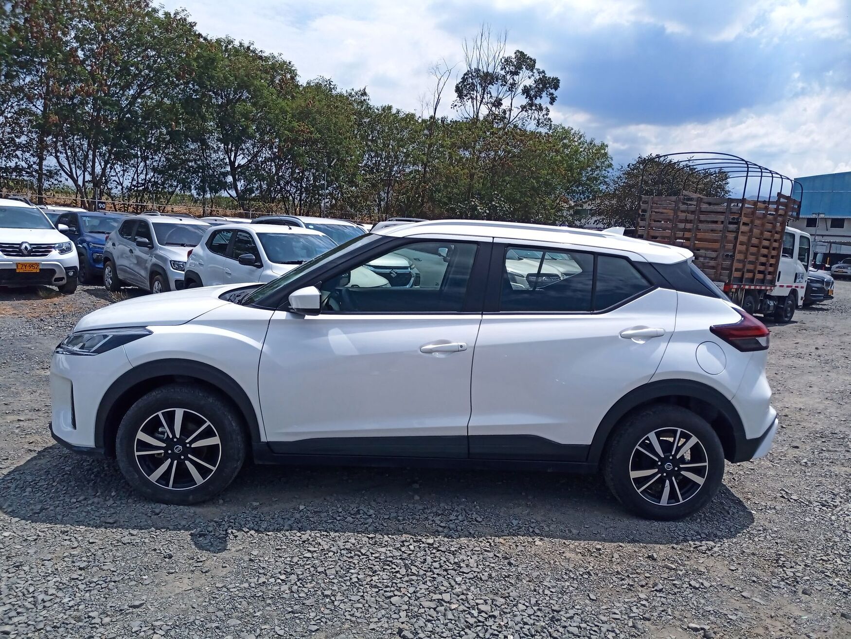 NISSAN KICKS 2022