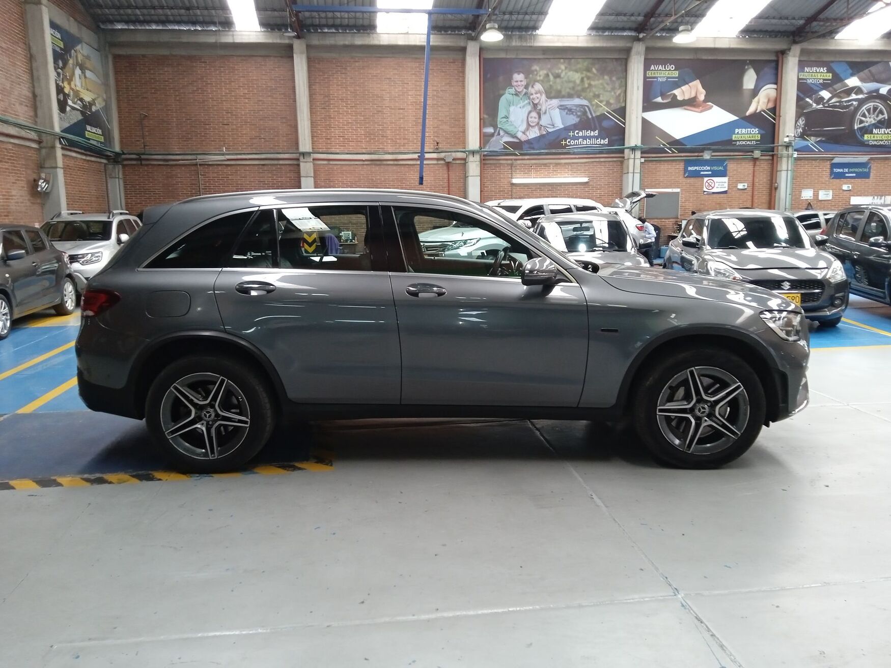 MERCEDES-BENZ GLC300E 2022