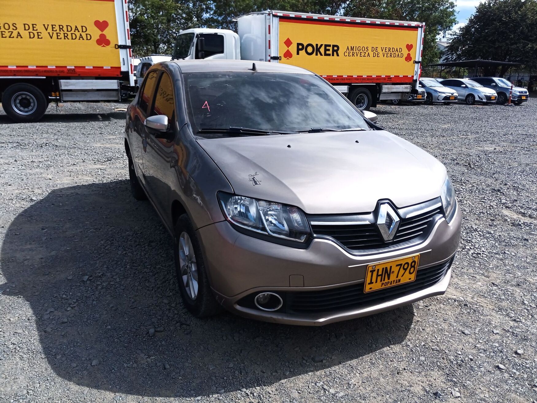 RENAULT LOGAN 2016