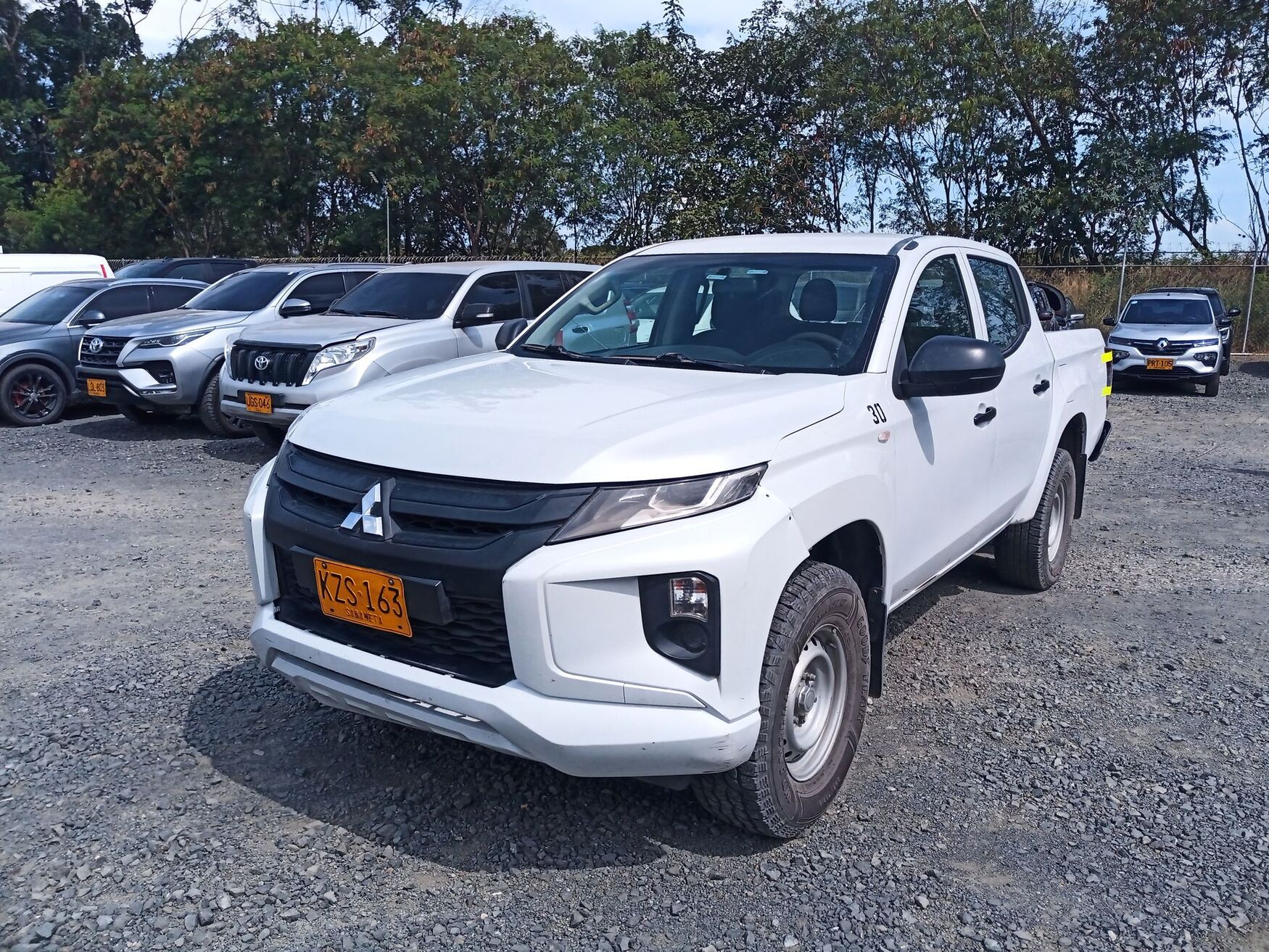 MITSUBISHI L200 2023