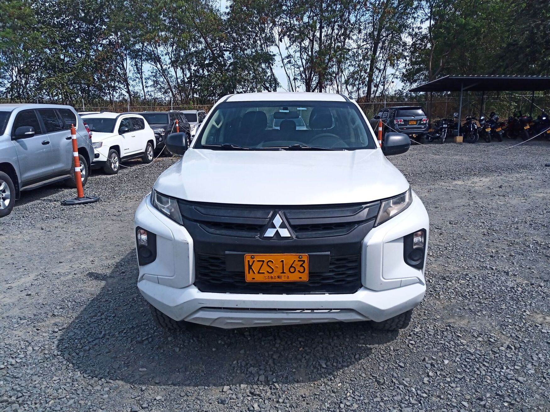 MITSUBISHI L200 2023
