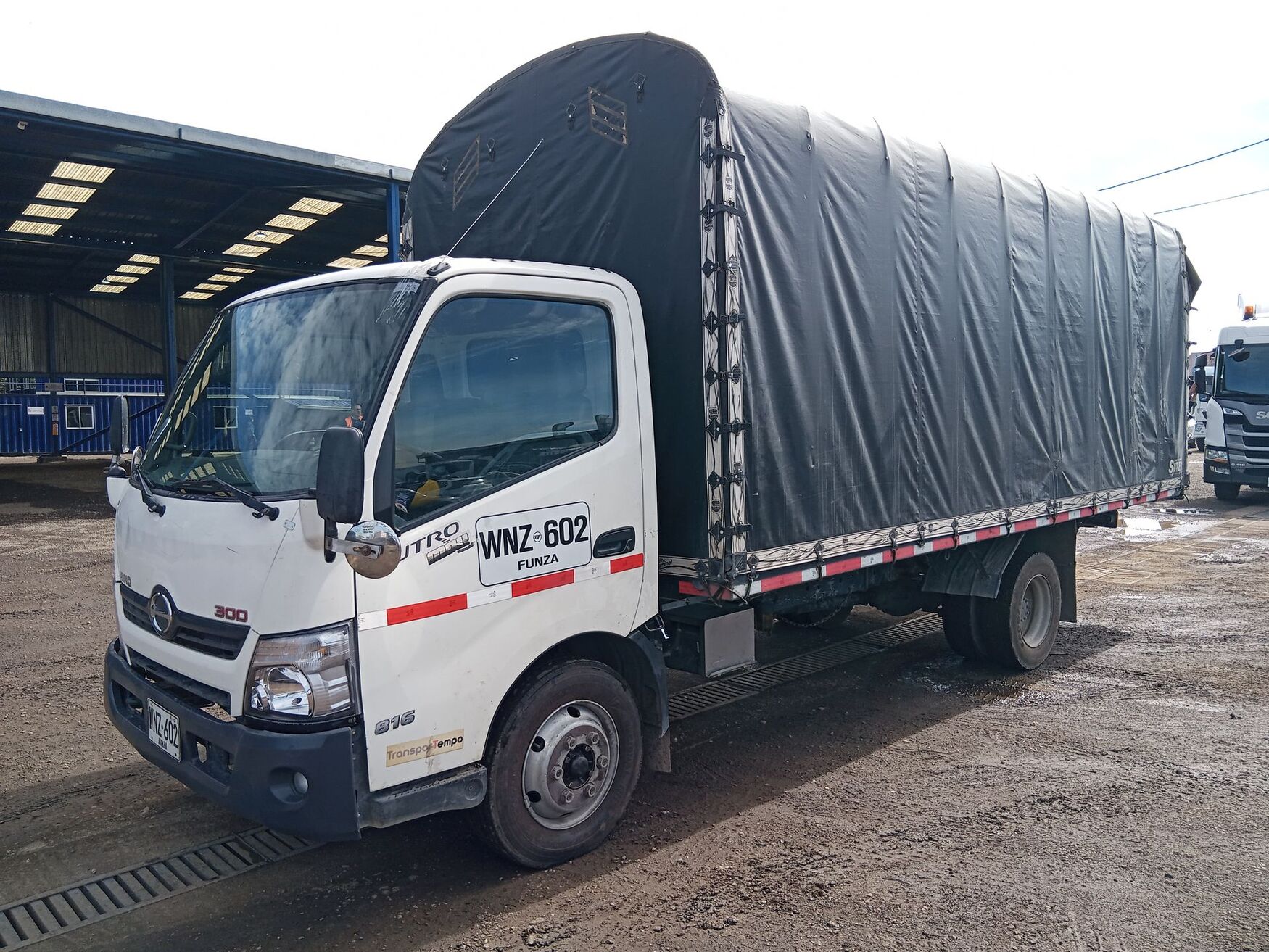 HINO DUTRO 2017