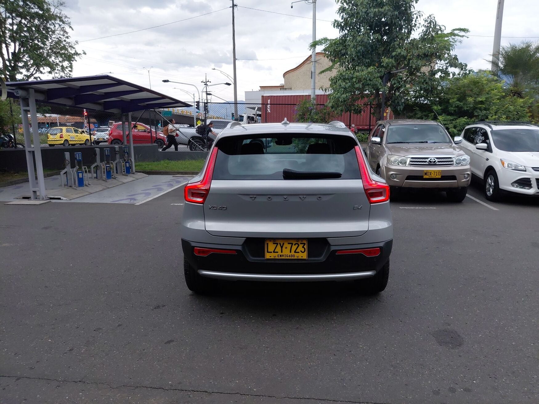 VOLVO XC40 2023