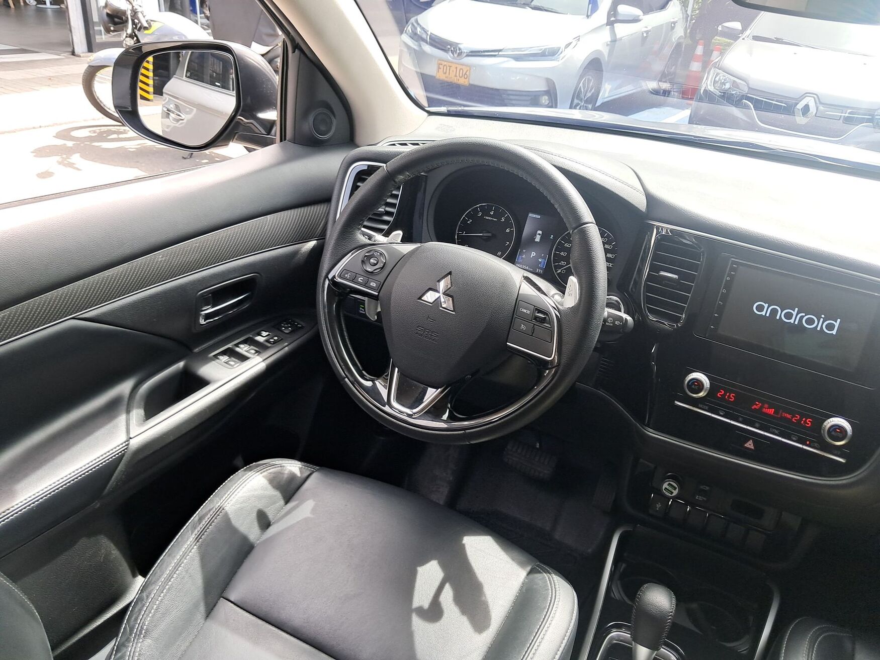 MITSUBISHI OUTLANDER 2024