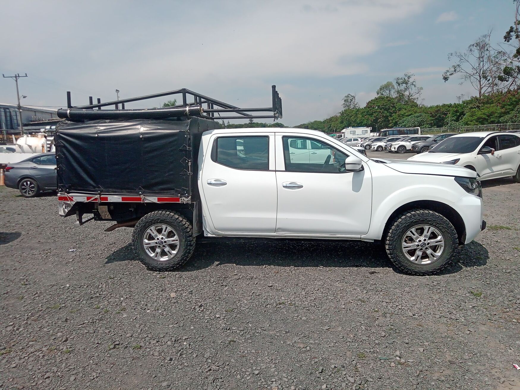 NISSAN FRONTIER 2024