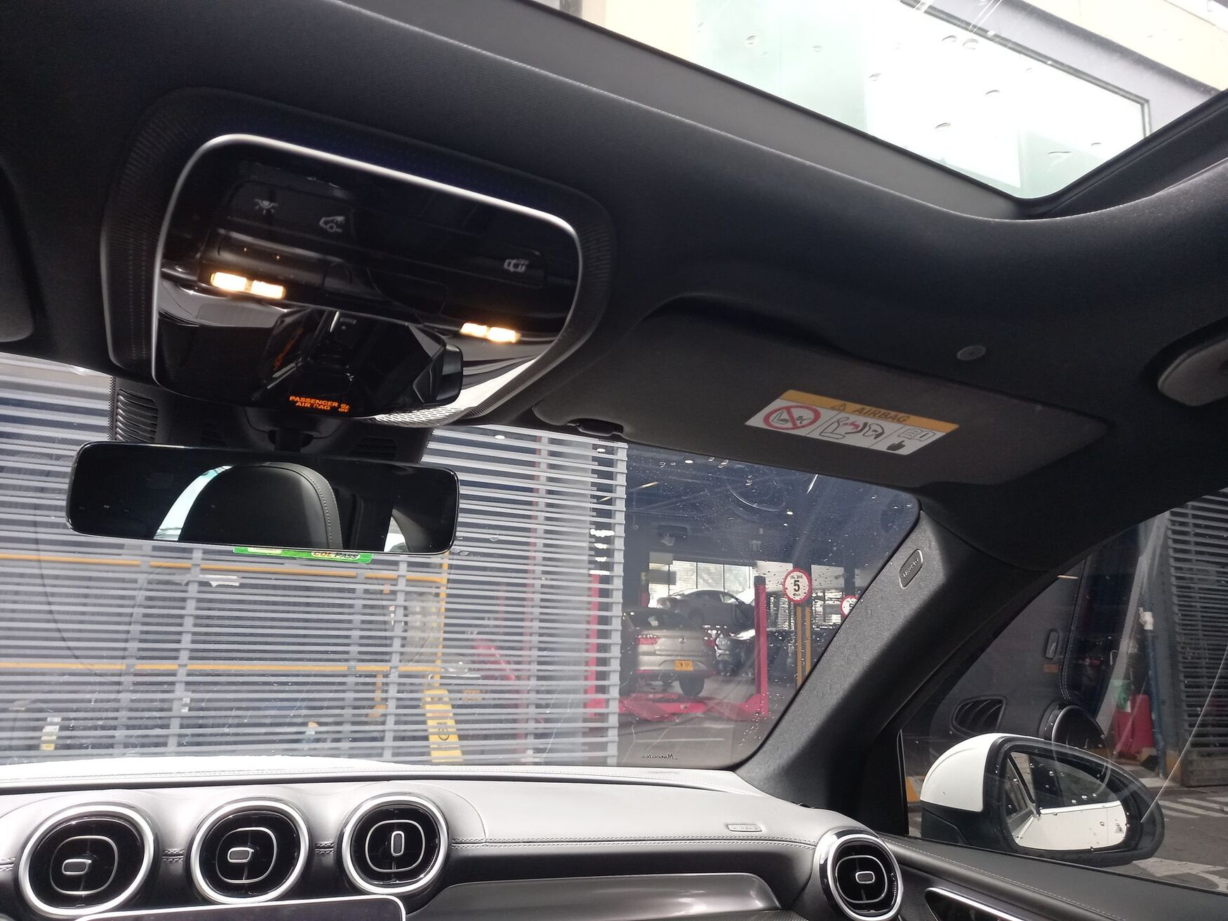 MERCEDES-BENZ GLC 300 2024
