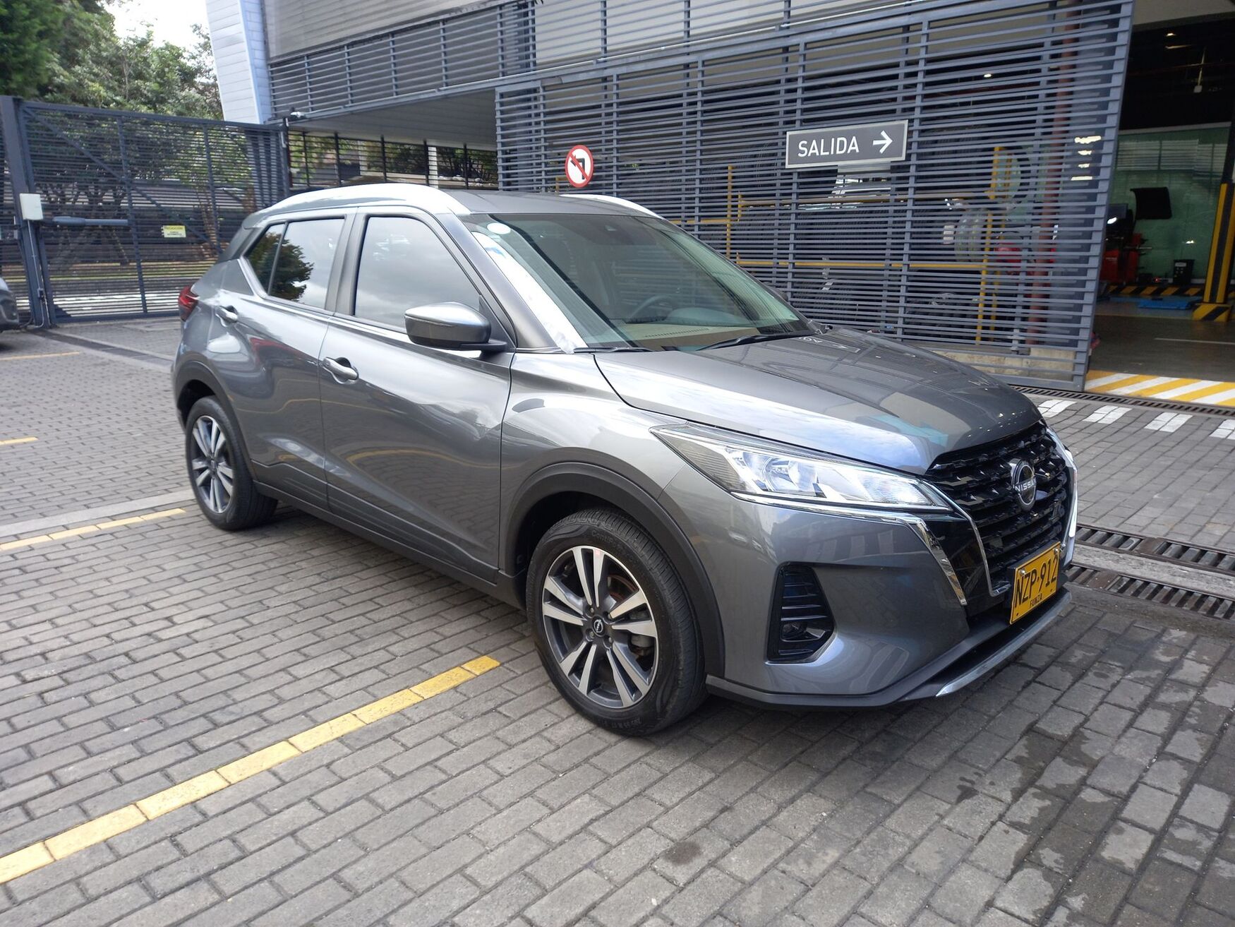 NISSAN KICKS 2026