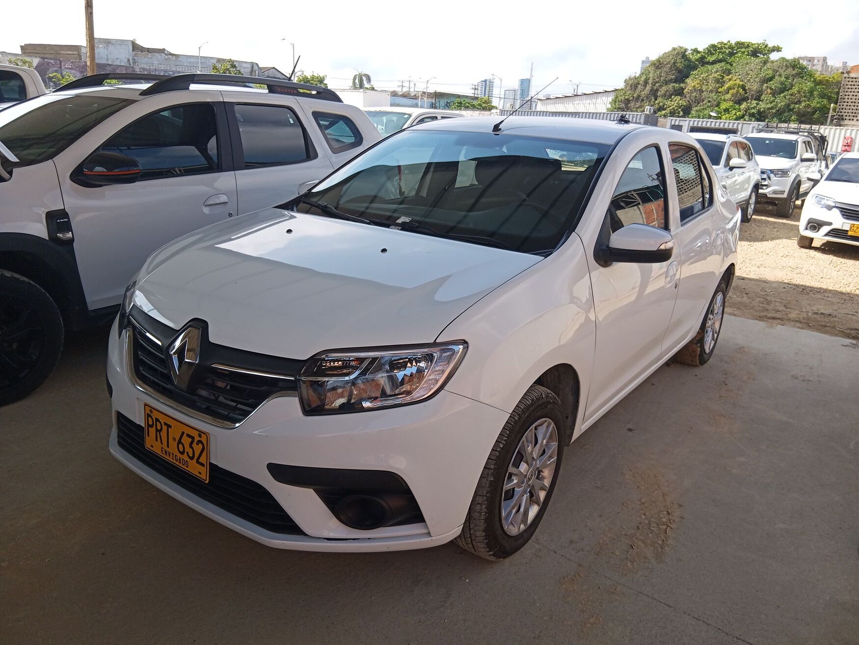RENAULT LOGAN 2026