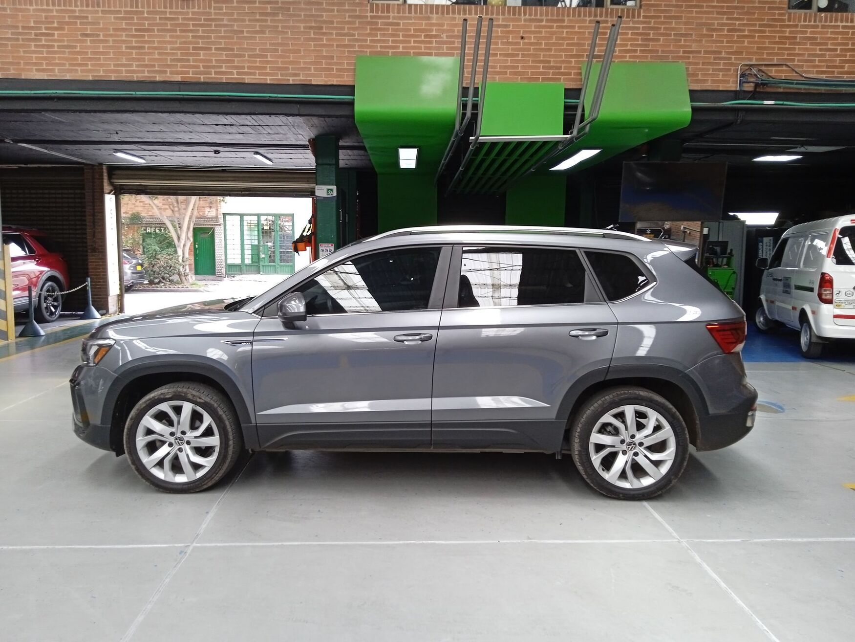 VOLKSWAGEN TAOS 2024