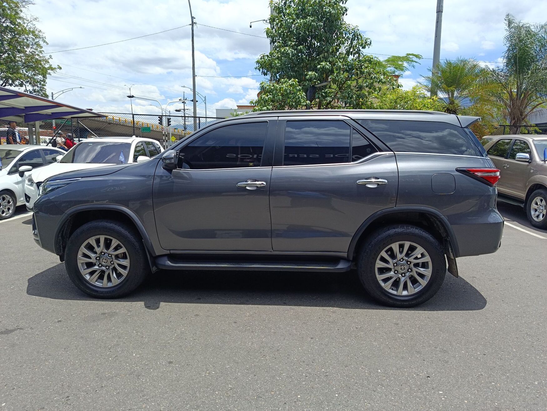 TOYOTA FORTUNER 2021