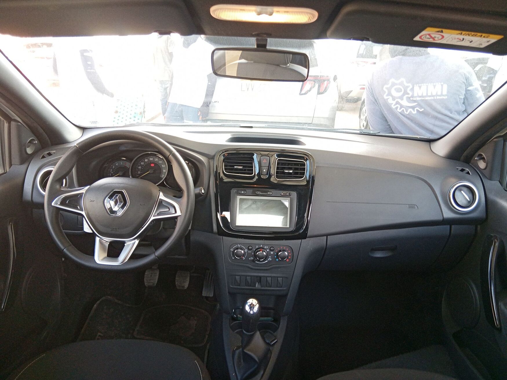 RENAULT LOGAN 2026