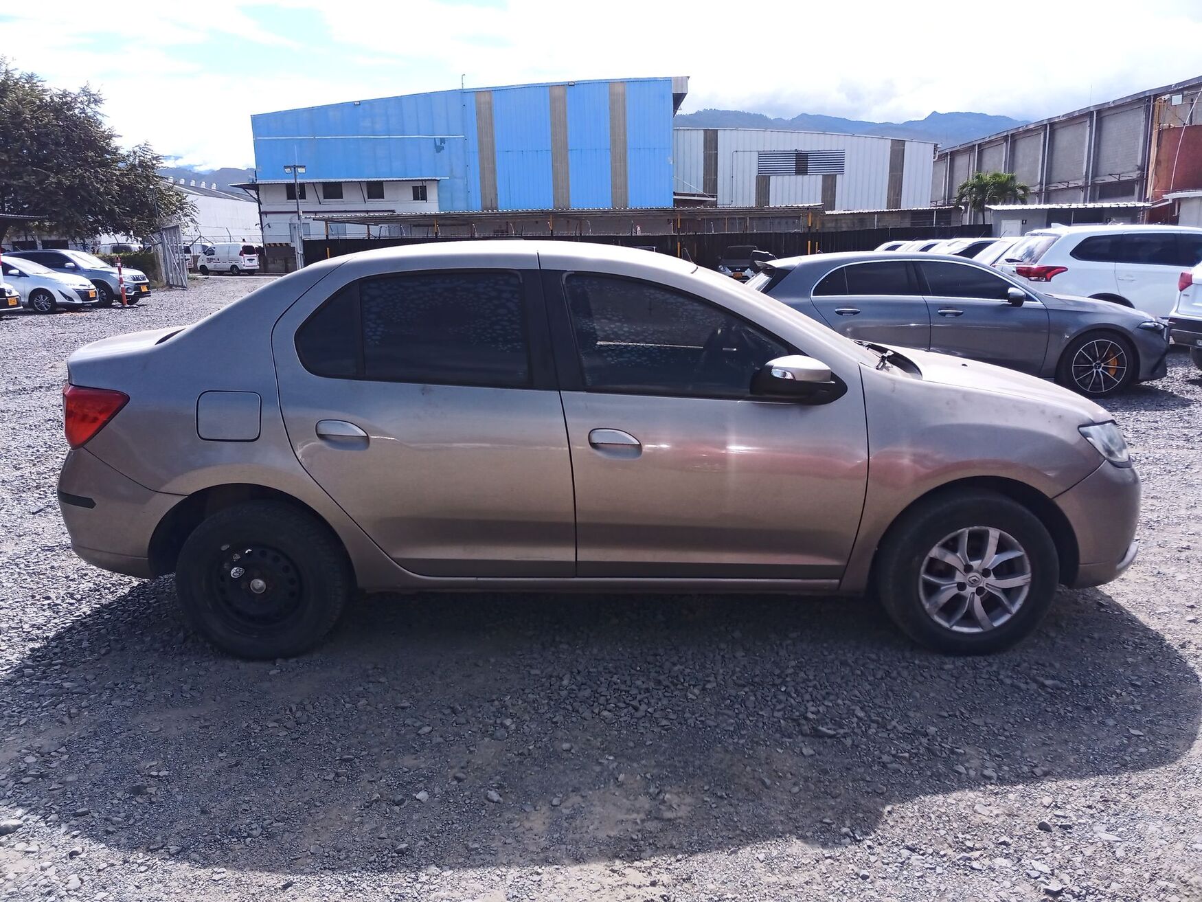 RENAULT LOGAN 2016