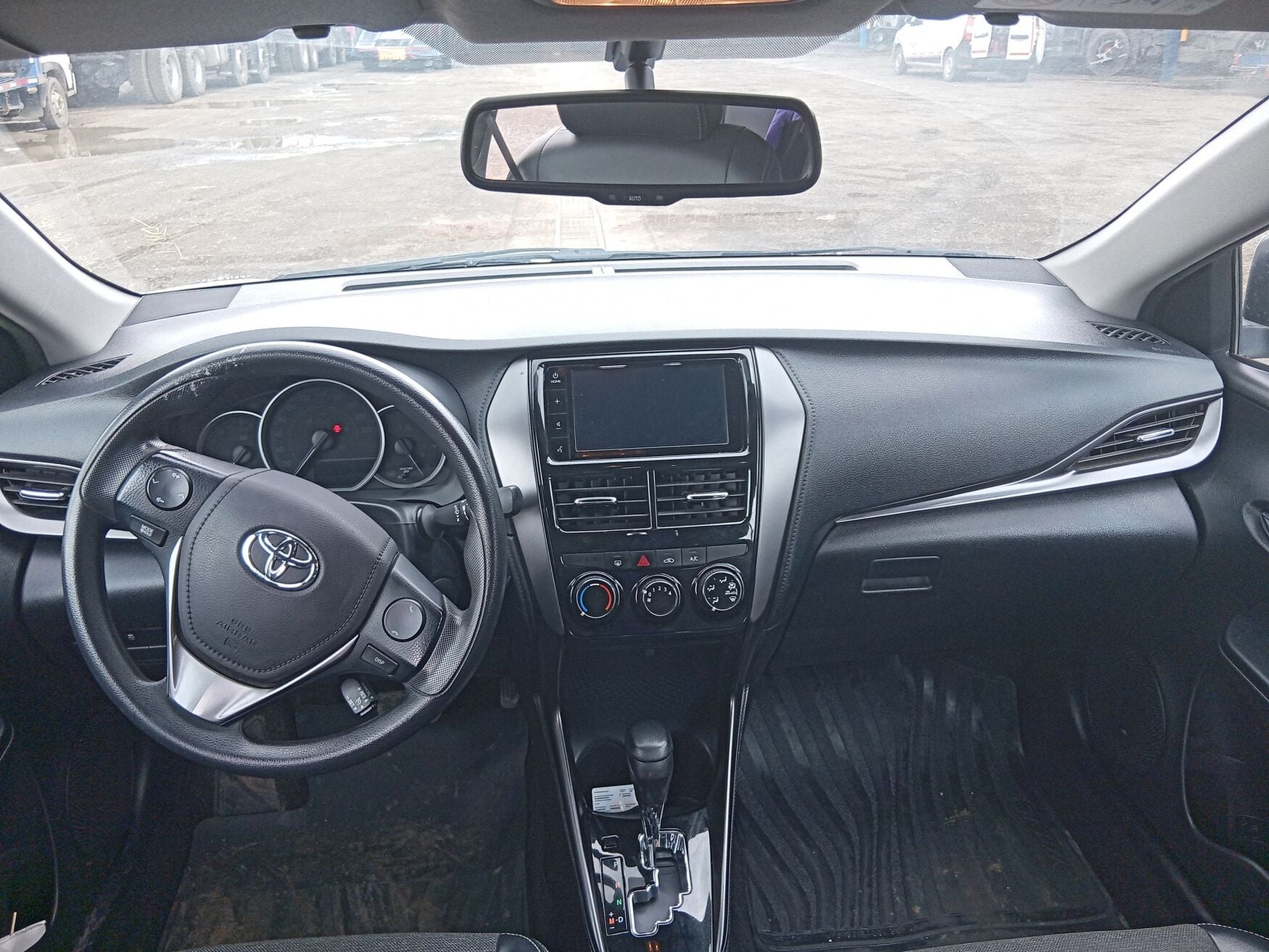 TOYOTA YARIS 2023