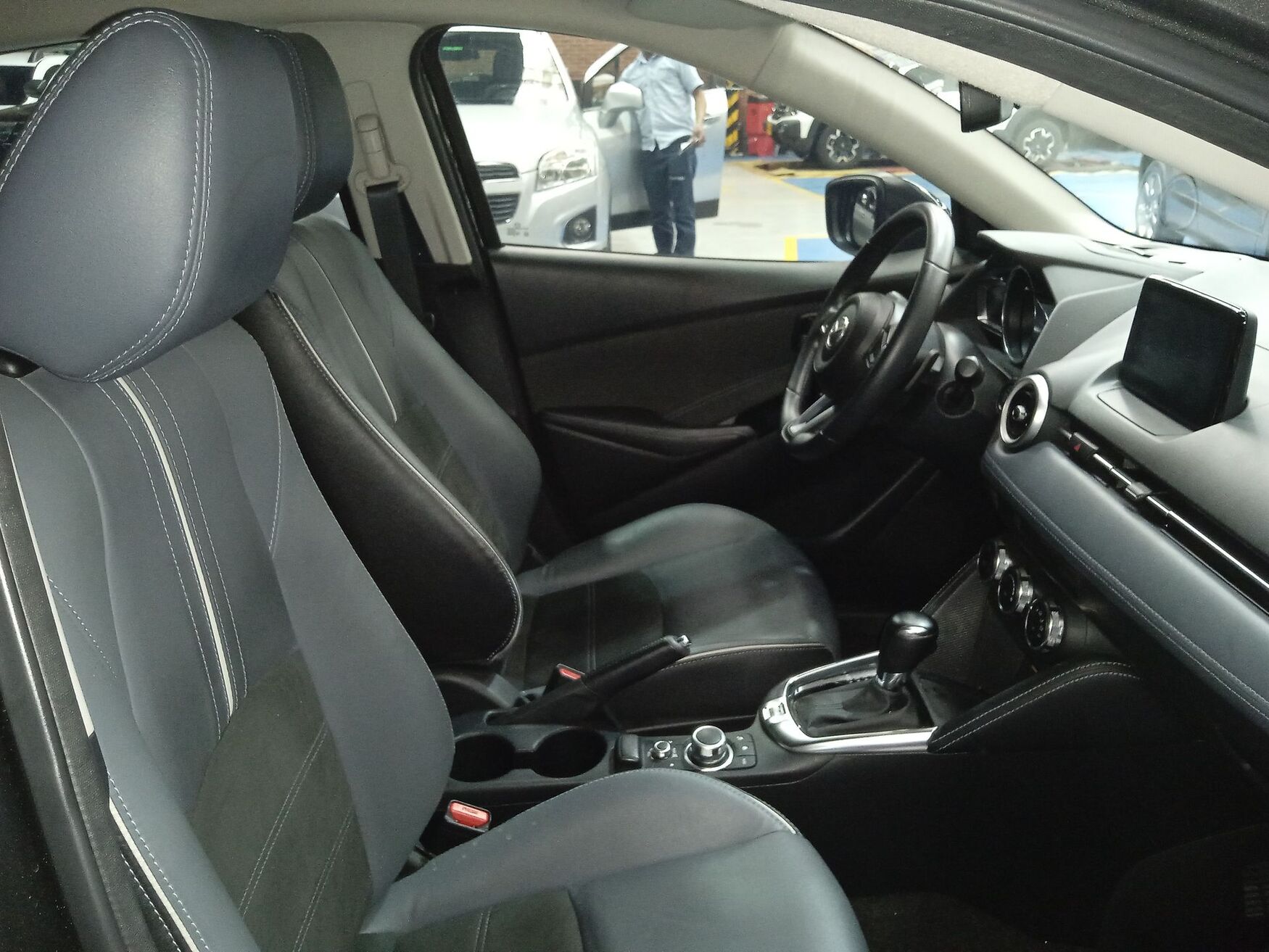 MAZDA 2 2023