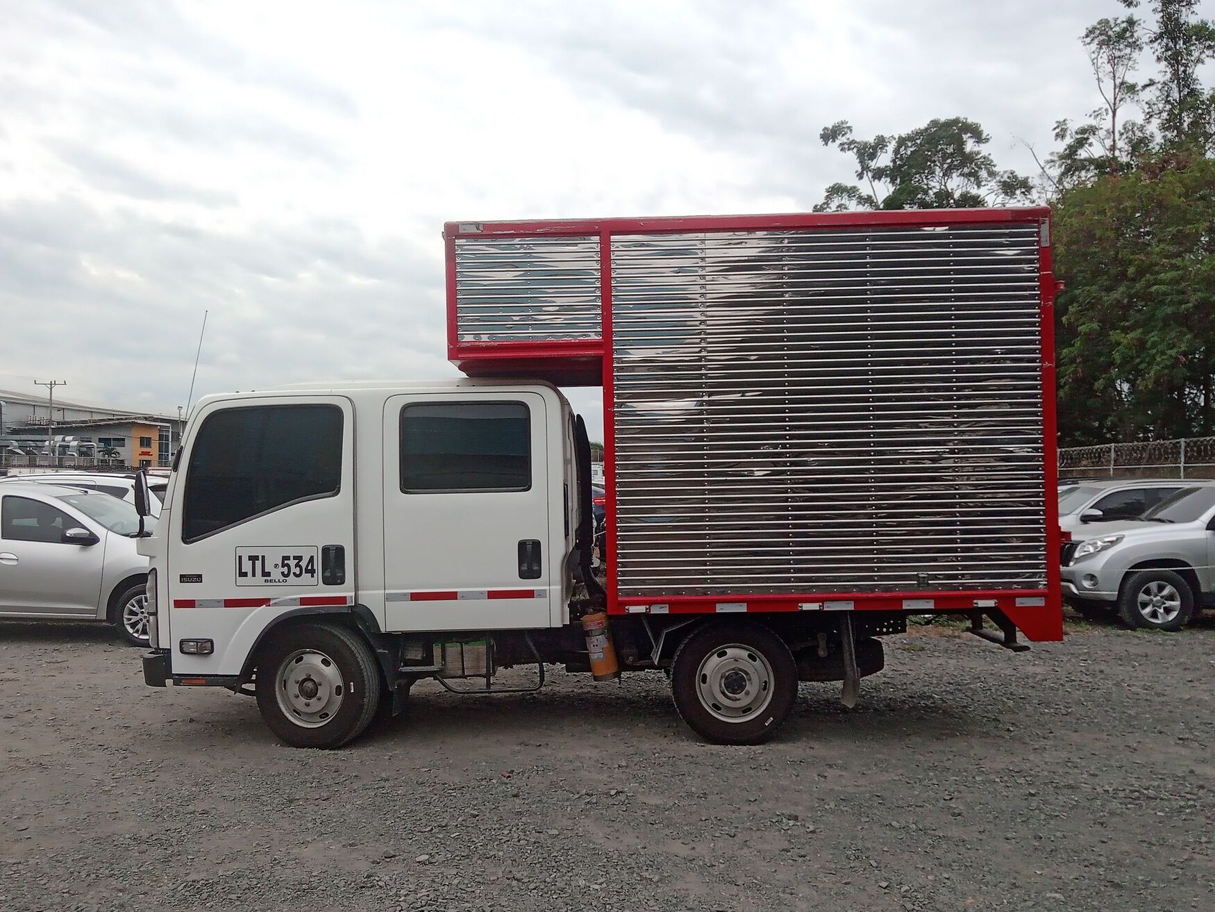 CHEVROLET NHR DOBLE 2023