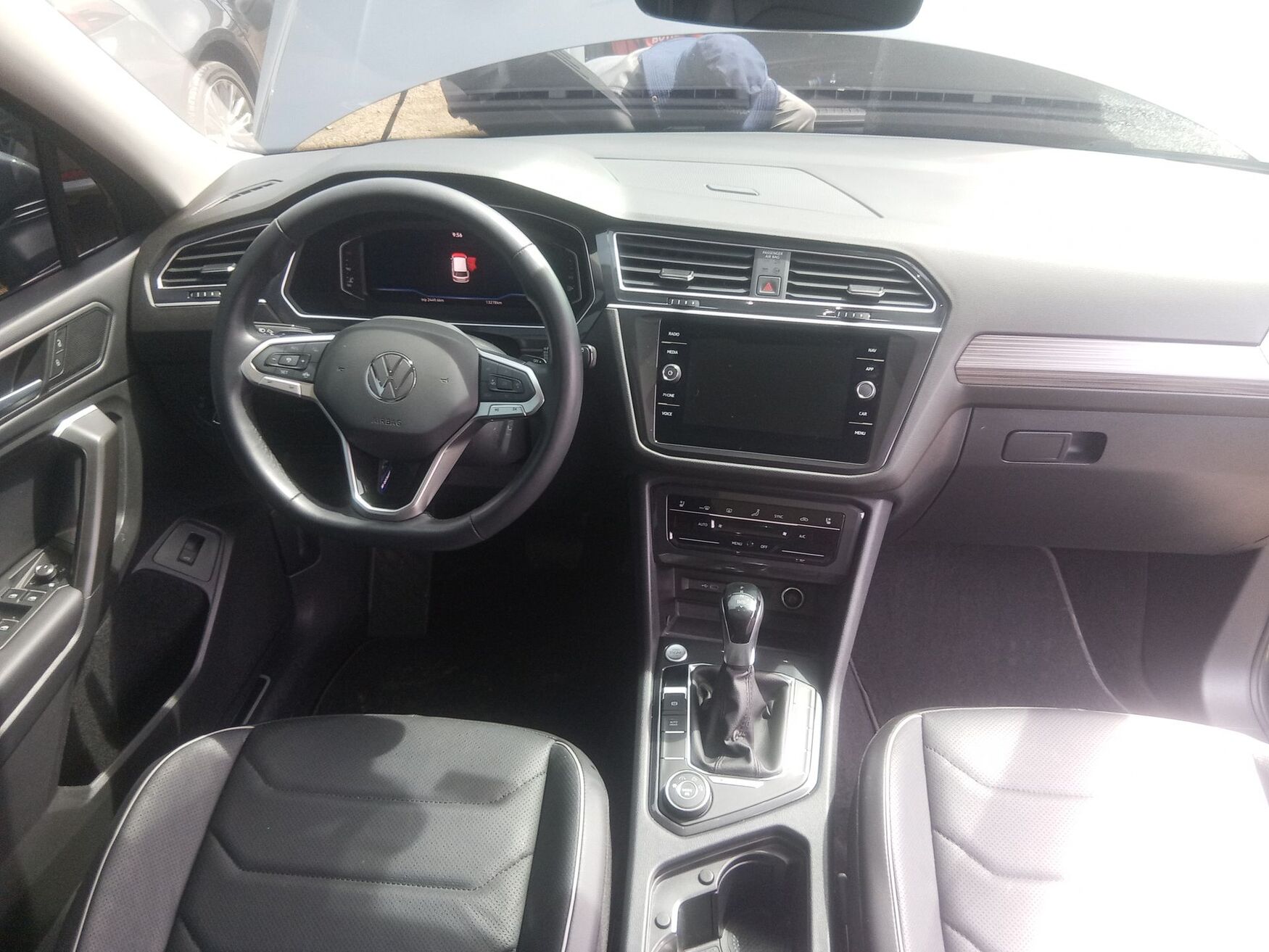 VOLKSWAGEN TIGUAN 2024