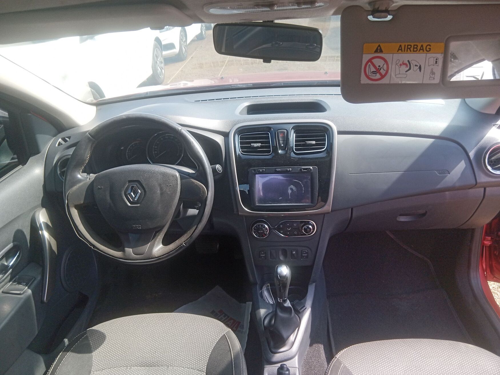 RENAULT LOGAN 2019