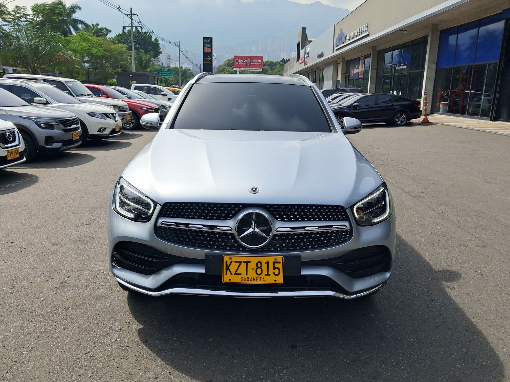 MERCEDES-BENZ GLC300E 2022