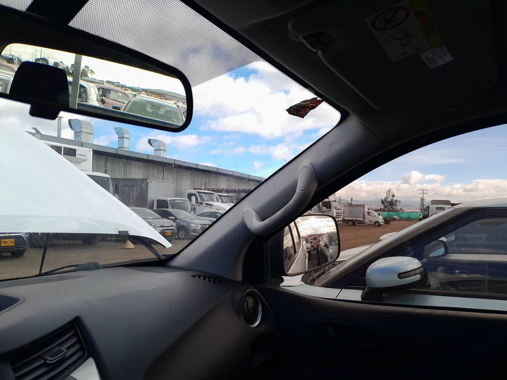 NISSAN FRONTIER 2023