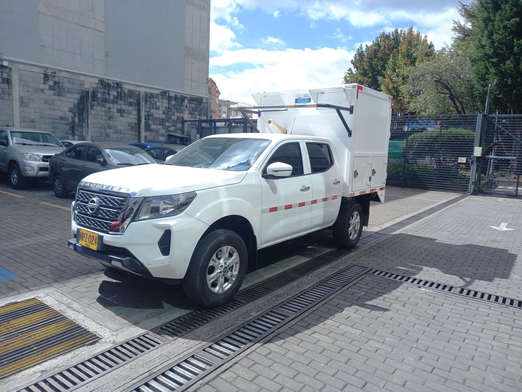 NISSAN FRONTIER 2025