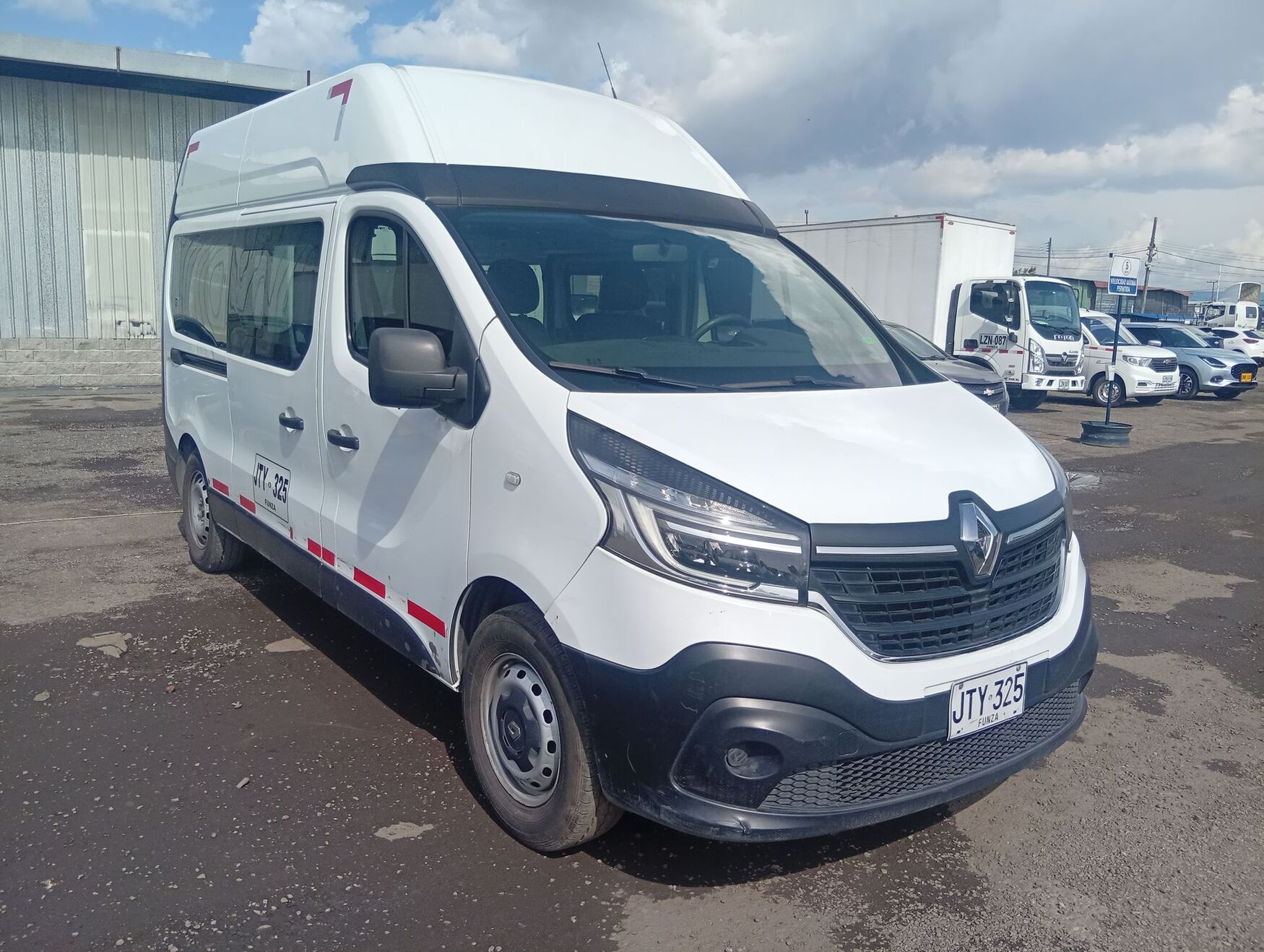 RENAULT TRAFIC 2021